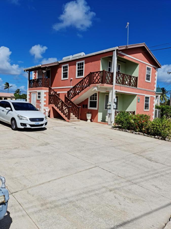Breezy Apts Saint Philip Exterior photo